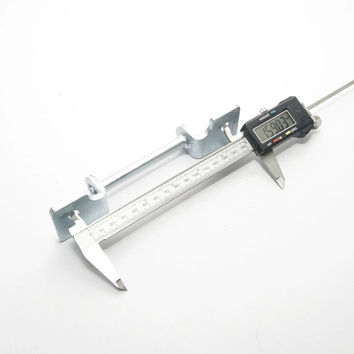 Rear Tail gate Hinge Set for Isuzu D-Max Chevrolet LUV 2002-2012